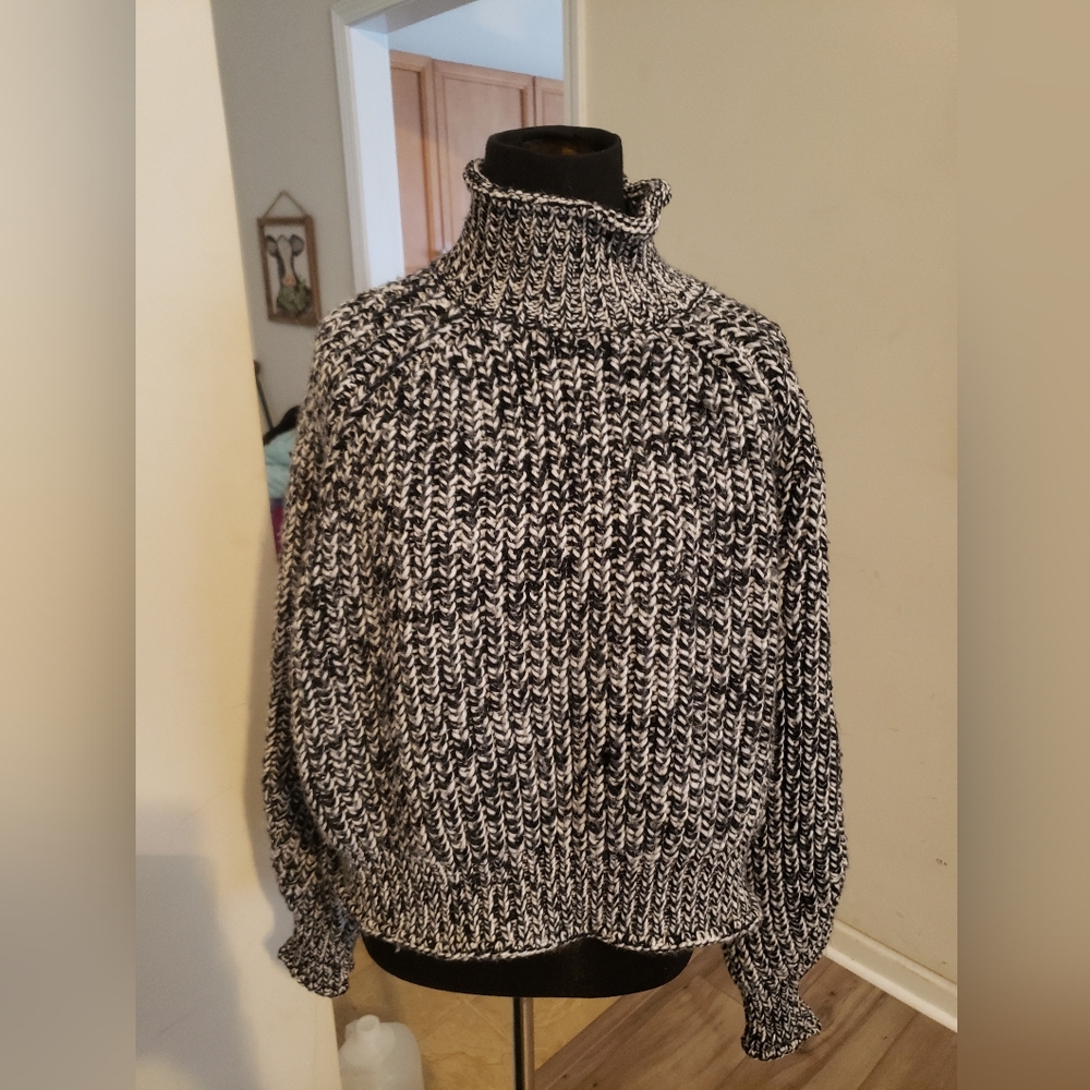 Women's Black and White Sweater
